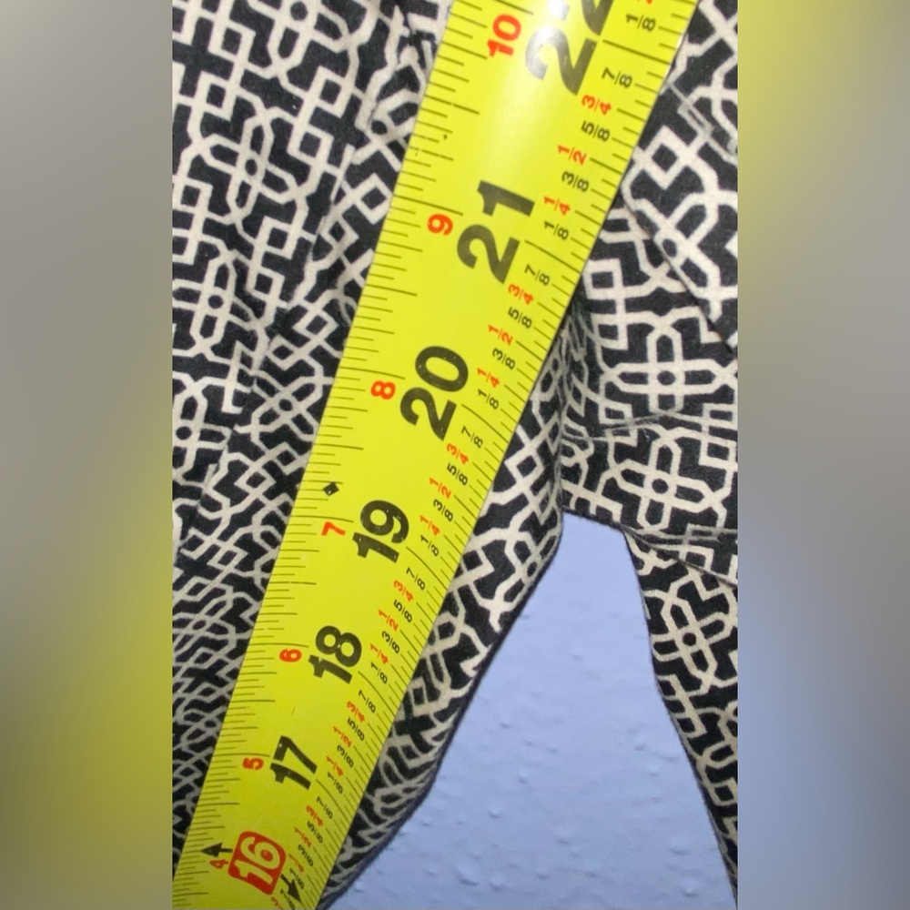 Women’s Avenue capri pants 16 - Picture 4 of 8